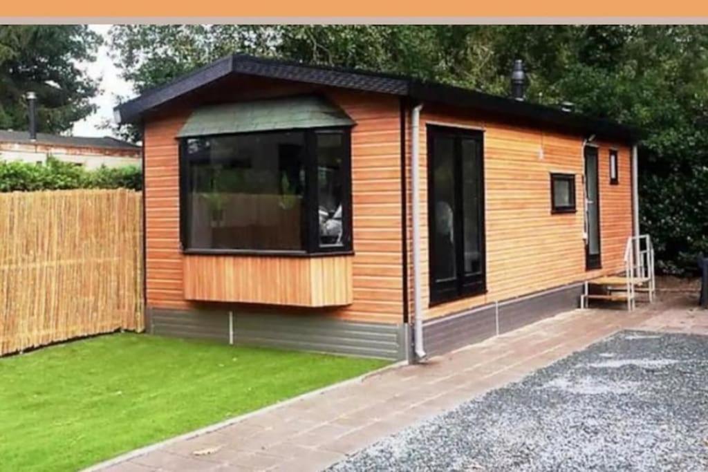 Het Eikenhuisje In Putten; Huisje Op De Veluwe. Exteriör bild